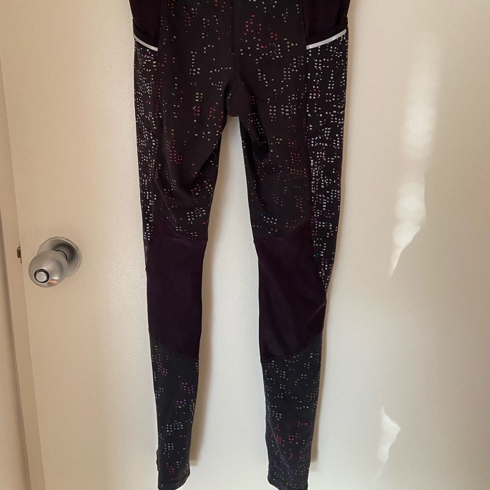 Athleta Running Leggings w Reflectors and Zipper